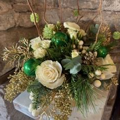Snowberry Table arrangement